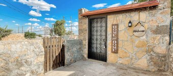 Cozy Studio Apartment at the Base of the Mountain!