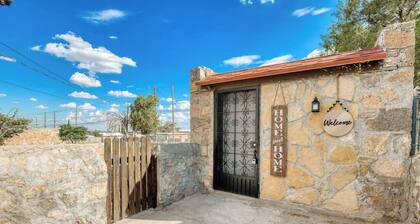 Cozy Studio Apartment at the Base of the Mountain!
