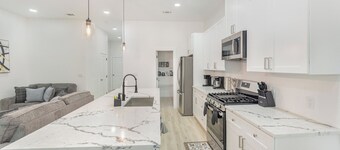Charming 3-bedroom B&B with AC, WiFi in fabulous Grand Prairie