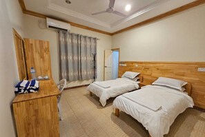 Deluxe Double or Twin Room, Garden View