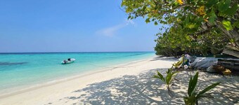 Kuri Himandhoo Inn