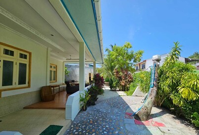 Kuri Himandhoo Inn