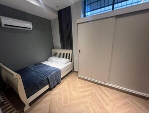1 chambre, fer et planche à repasser, Wi-Fi, draps fournis