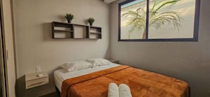 2 chambres, fer et planche à repasser, Wi-Fi gratuit, draps fournis