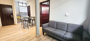 Smart TV - 2-Bedroom Apt in Cinta Costera (Panamá)