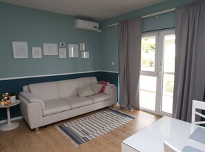 Apartment (One Bedroom Apartment with Balcony) | Living room