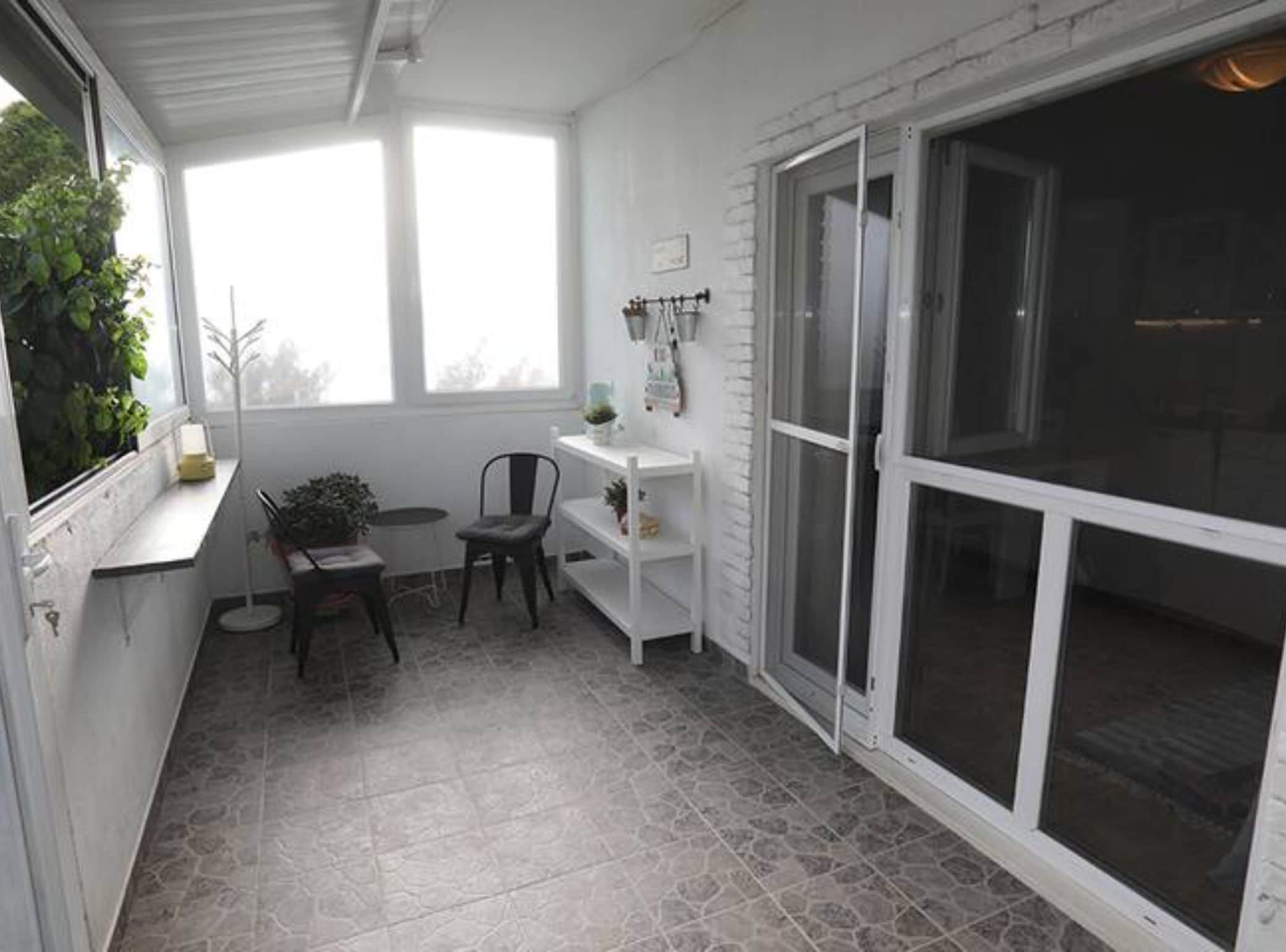 Apartamento (One Bedroom Apartment with Balcony) | Sacada