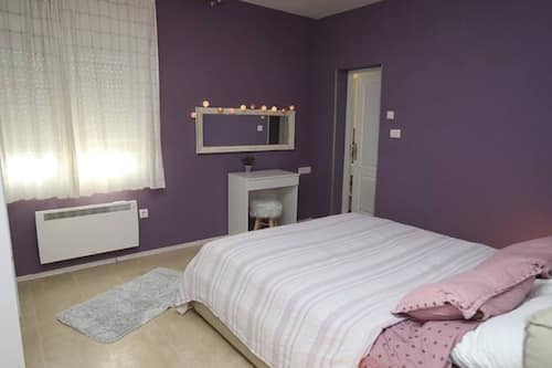 公寓 (One Bedroom Apartment with Balcony) | 1 多间卧室、婴儿床