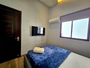 1 chambre, fer et planche à repasser, Wi-Fi, draps fournis