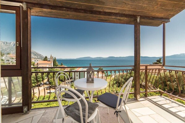 Lejlighed (One Bedroom Apartment With Balcony (A) | Balkon