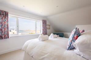 4 bedrooms, iron/ironing board, travel crib, free WiFi