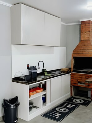 Villa | Cucina privata | Forno, piano cottura, pentole/stoviglie/utensili