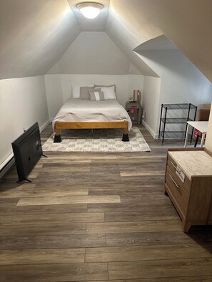 4 bedrooms, WiFi, bed sheets