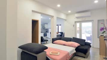 Apartment (Two Bedroom Apartment With Terrace (A) | Property amenity