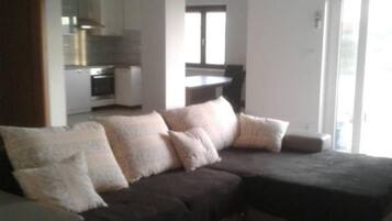 Apartment (Two Bedroom Apartment With Terrace (A) | Property amenity