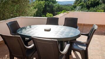 Apartment (Three Bedroom Apartment With Terrace ) | Balcony