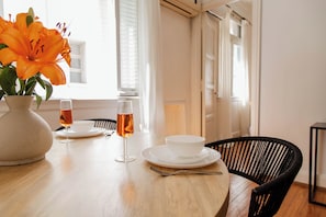 TV connectée de 50 pouces avec chaînes numériques