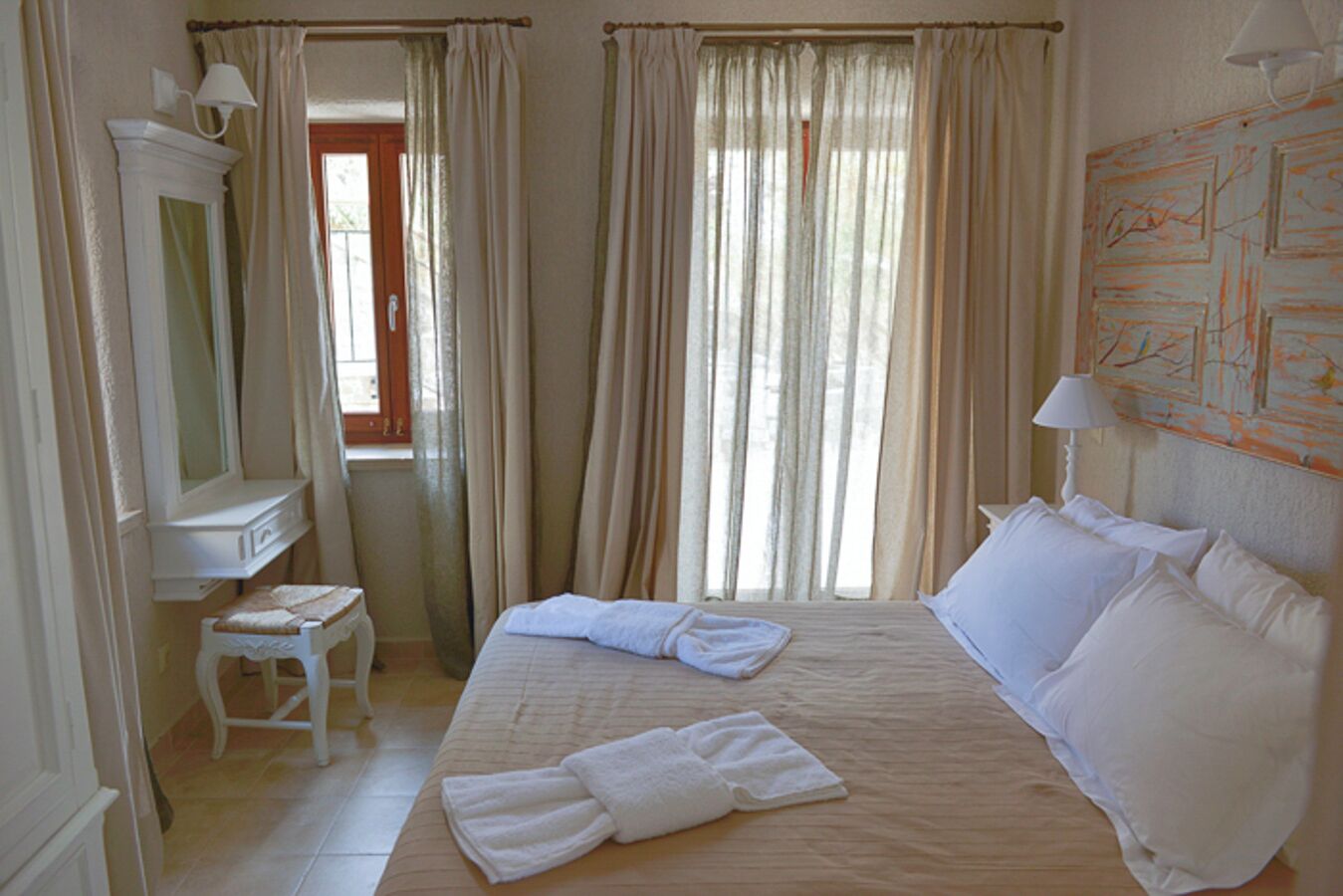 3 habitaciones, tabla de planchar con plancha, cuna de viaje y wifi 