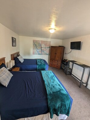 Room - Irish Dreams LLC (Randle)