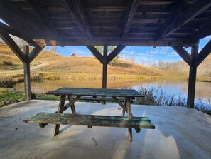 屋外ダイニングエリア