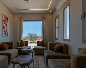 Smart TV, fireplace - Villa KAWACH – Elegant 4BR Hideout w/ Pool & Garden, Essaouira Countryside (Essaouira)