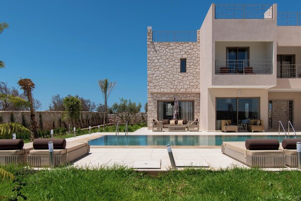 Pool - Villa KAWACH – Elegant 4BR Hideout w/ Pool & Garden, Essaouira Countryside (Essaouira)