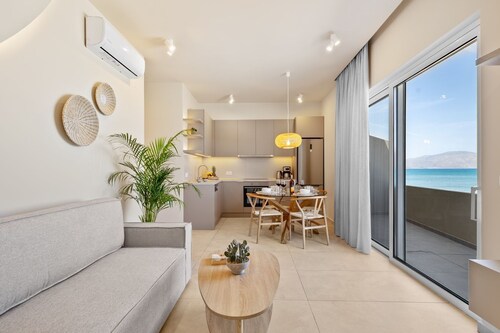 Alia Apartment right in front of the sea