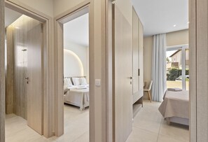 2 bedrooms, free WiFi, bed sheets - Alia Apartment right in front of the sea (Drapanias)