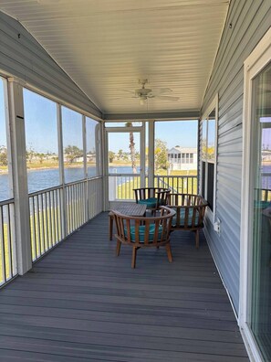 Terrace/patio - Pet-Friendly Cozy & Spotless 2BR Escape 10 Min Fort Myers Beach (Fort Myers Beach)