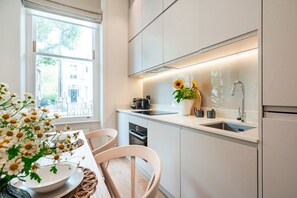 Kühlschrank, Mikrowelle, Geschirrspüler