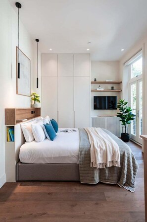 1 Schlafzimmer, Schreibtisch, Bügeleisen/Bügelbrett, Bettwäsche