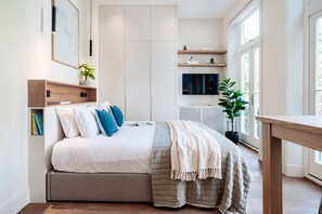 1 Schlafzimmer, Schreibtisch, Bügeleisen/Bügelbrett, Bettwäsche
