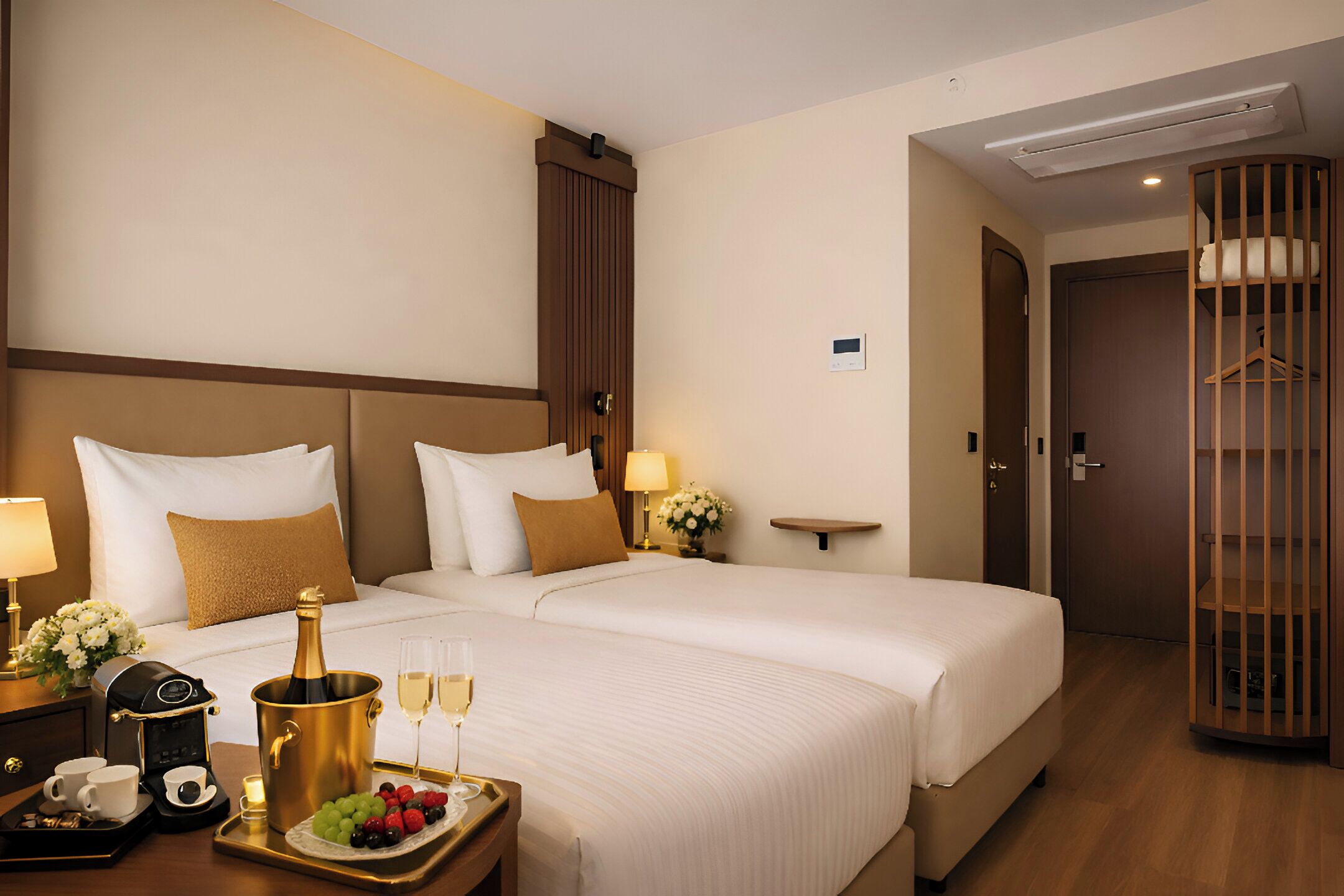 Kamar Double atau Twin Standar, pemandangan kota | Minibar, setrika/meja setrika, Wi-Fi gratis, dan seprai linen