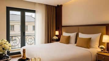 Camera Standard con letto matrimoniale o 2 letti singoli, vista città | Minibar, ferro/asse da stiro, Wi-Fi gratuito, lenzuola