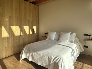 4 habitaciones, tabla de planchar con plancha y wifi gratis 
