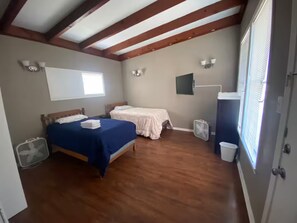 2 Schlafzimmer, Bügeleisen/Bügelbrett, kostenloses WLAN, Bettwäsche