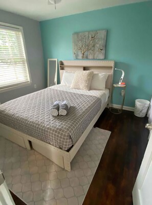 2 chambres, fer et planche à repasser, Wi-Fi gratuit, draps fournis