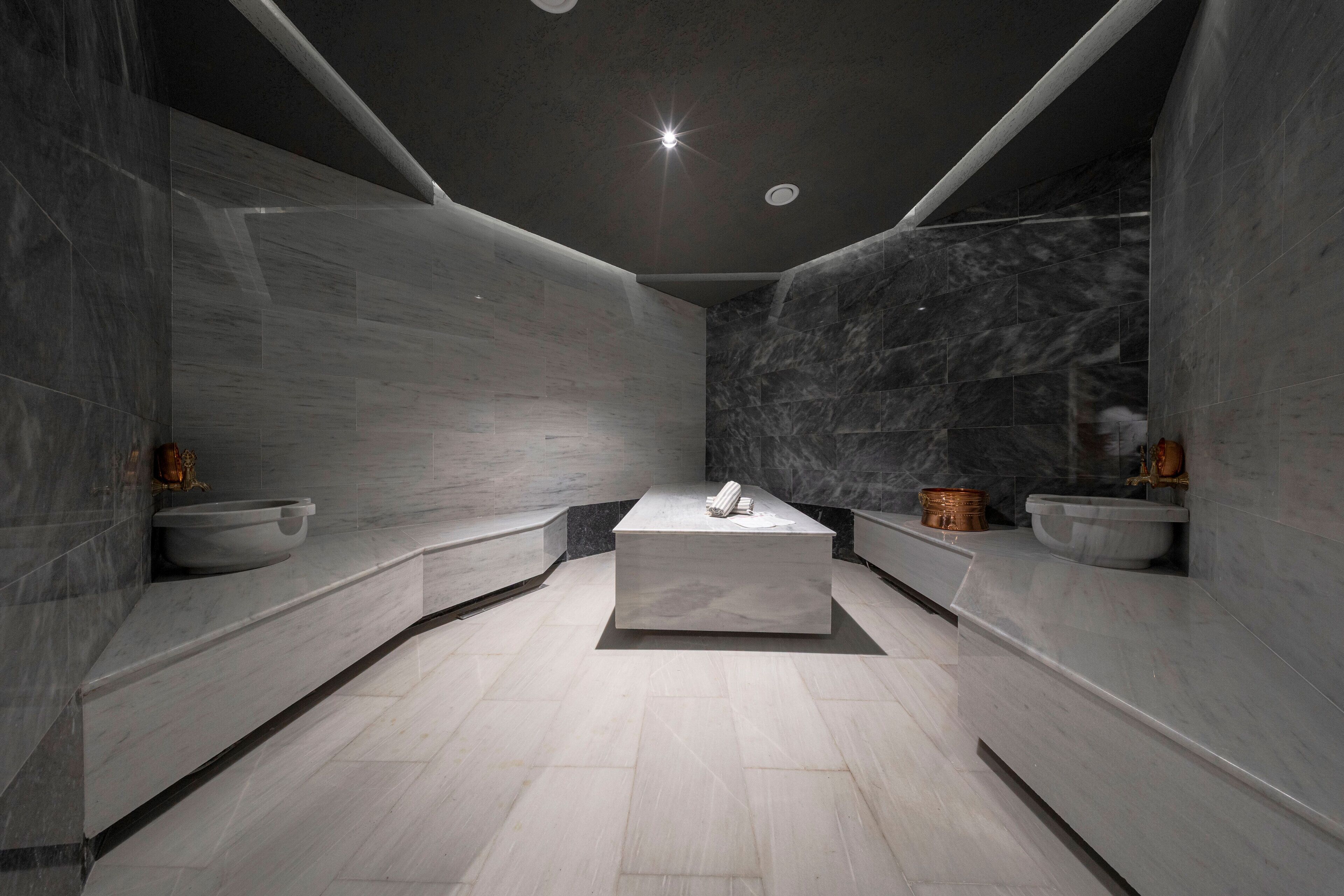 Couples treatment rooms, Turkish bath, aromatherapy, hot stone massages