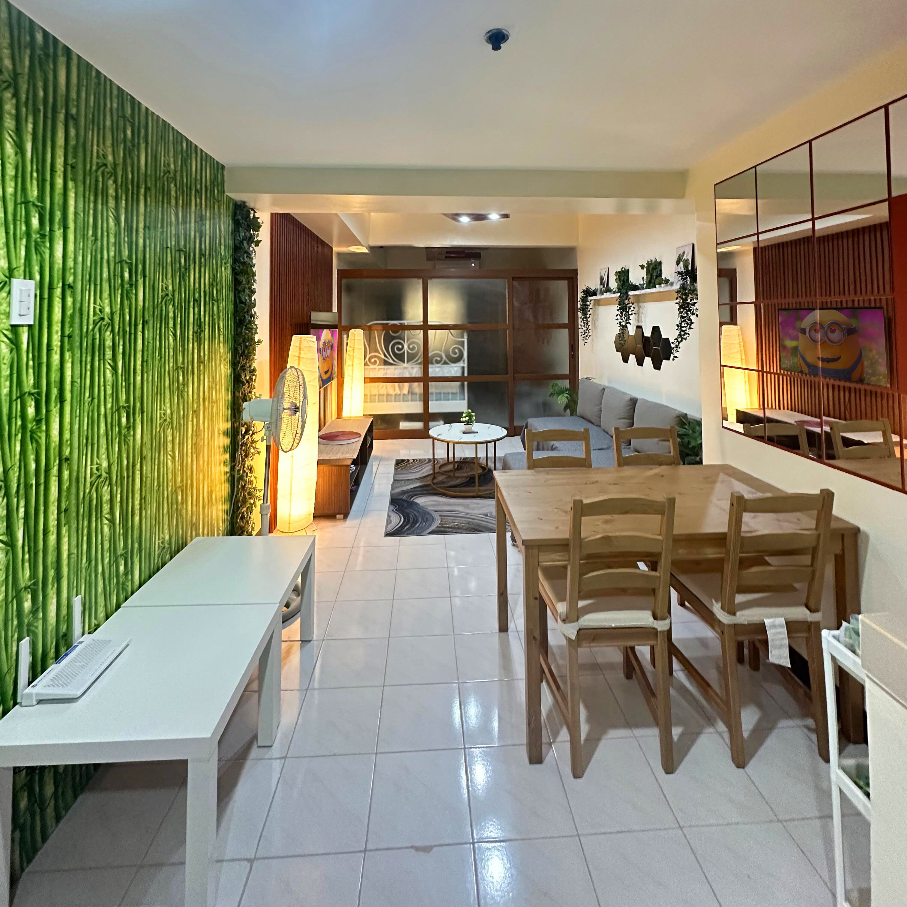 Family Apartment, 1 Queen Bed with Sofa bed, Balcony, City View | In-room dining