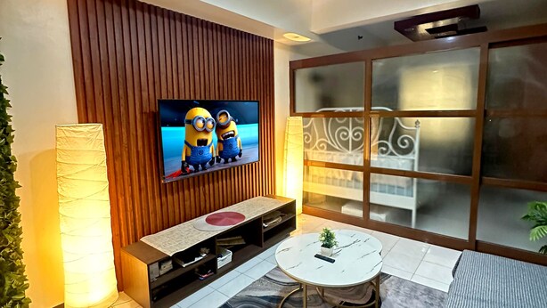 Family Apartment, 1 Katil Ratu (Queen) dengan Katil Sofa, Balcony, City View | Ruang tamu