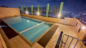 Kolam renang terbuka