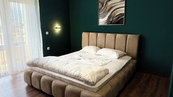 Classic Double Room, Balcony, City View | Desk, free WiFi