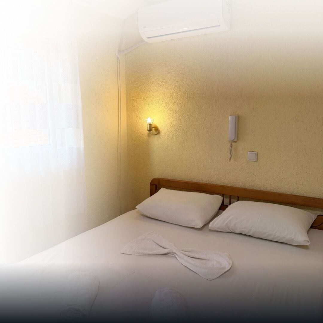 Classic Double Room, Balcony, City View | Desk, free WiFi