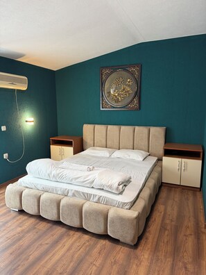 Classic Double Room, Balcony, City View | Desk, free WiFi - Lindi Premium Hotel (Prizren)
