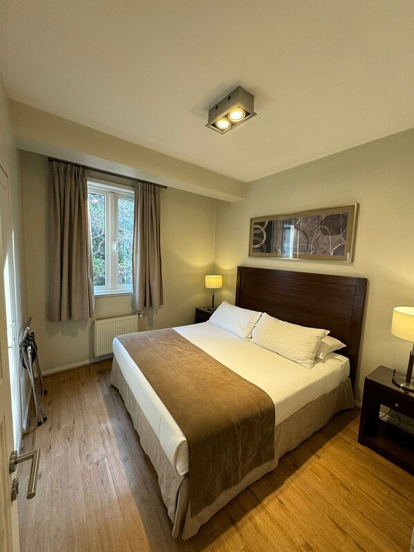 2 bedrooms, travel cot, WiFi