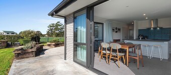 Bennett's Bach - Waipu Holiday Home