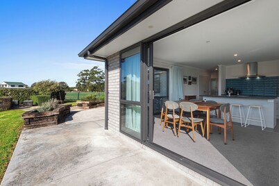 Bennett's Bach - Waipu Holiday Home