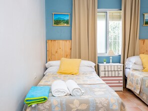 2 bedrooms, iron/ironing board, free WiFi, bed sheets