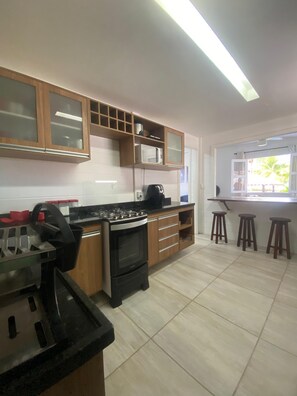 Comfort House, Pool View | Private kitchen