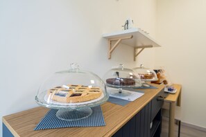 Daily buffet breakfast (EUR 5 per person) - Rooms & Breakfast Centrale (Fabriano)